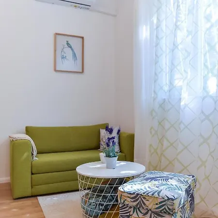 Appartamento Cosy & Renovated 2Bd Flat Near Vitoshka By Flat Mаnager Sofia Esterno foto