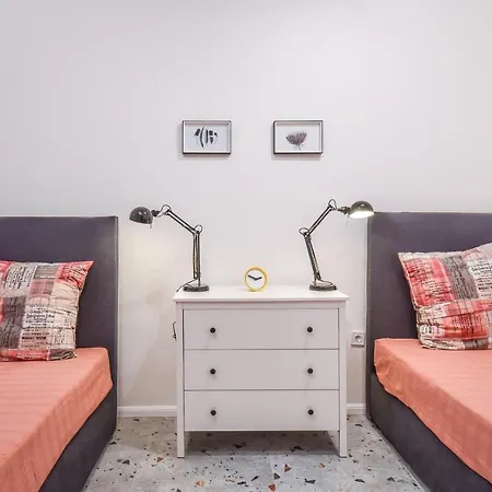 Appartamento Cosy & Renovated 2Bd Flat Near Vitoshka By Flat Mаnager Sofia Esterno foto